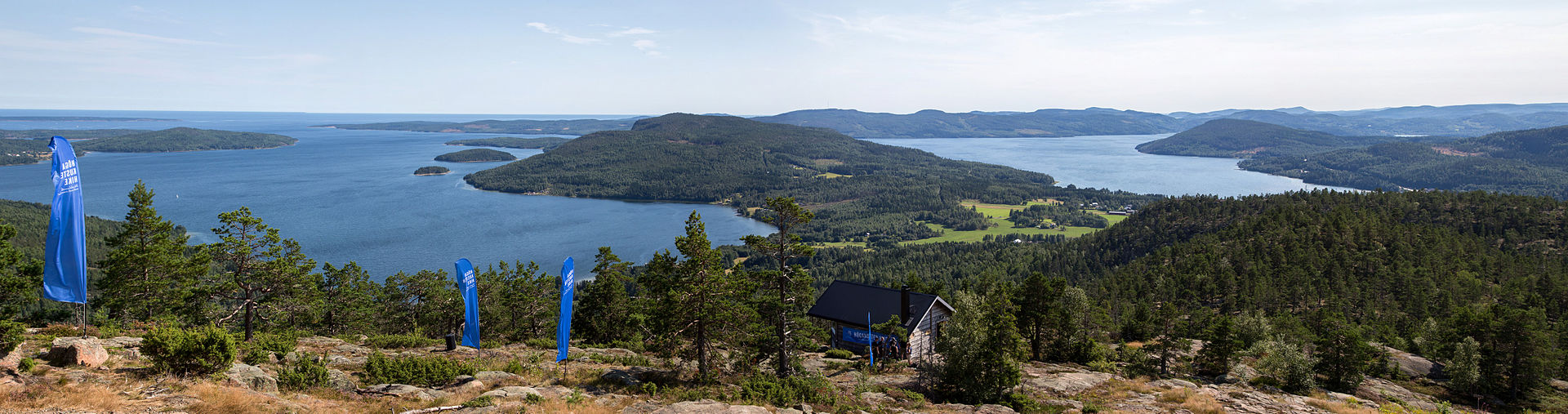 High_Coast_from_Skuleberget_-_Panorama